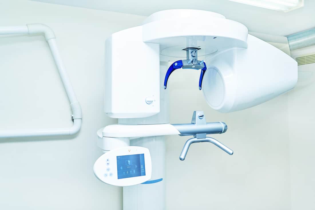 Panoramic X-ray imaging machine